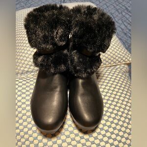 DKNY Black Winter Boots with Faux Fur